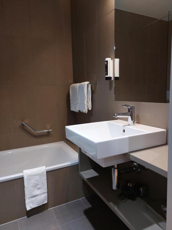 B&B Hotel Lausanne Криссье Экстерьер фото